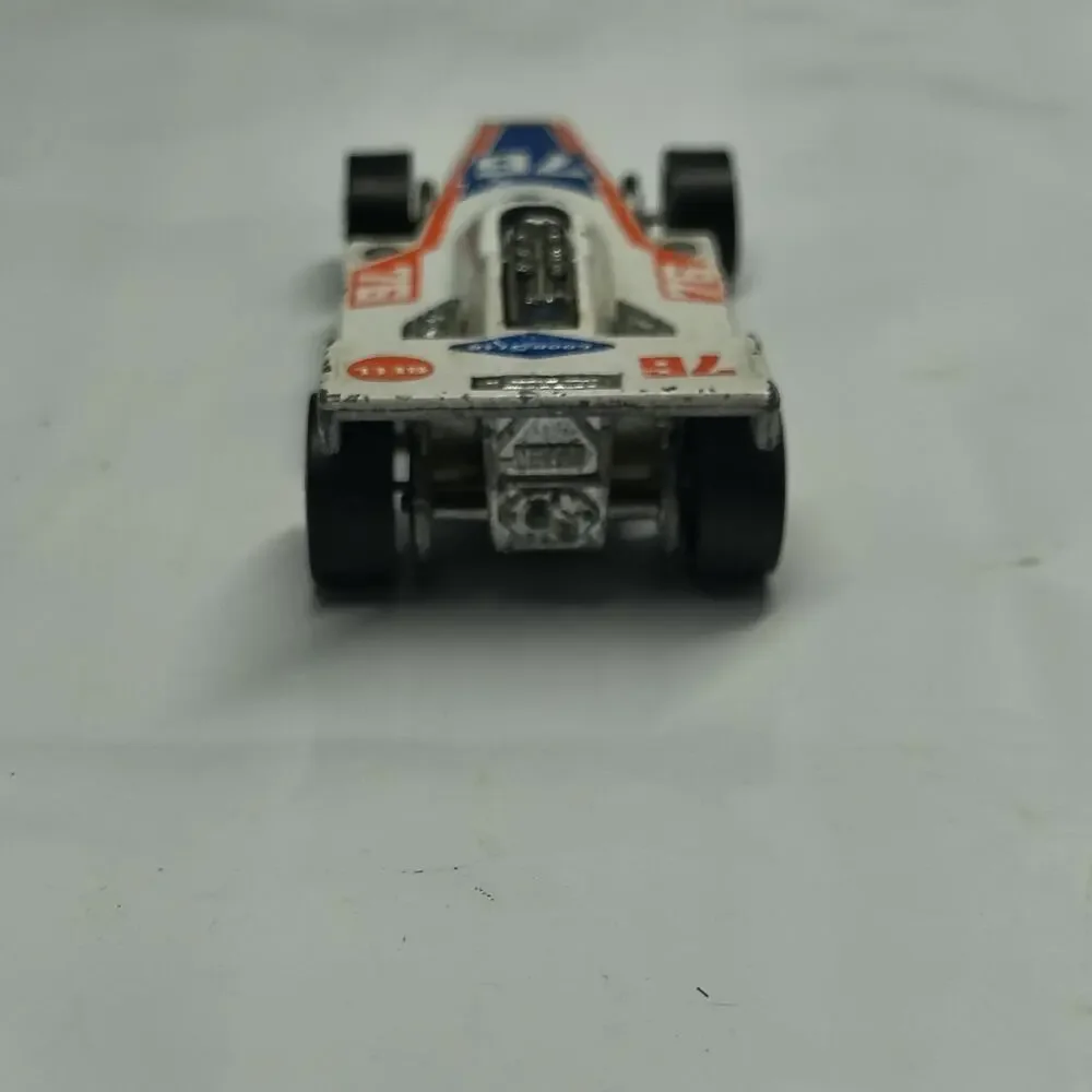 Hot Wheels Redline 1975 Formula 5000 #76 Race Car White Enamel Race Car